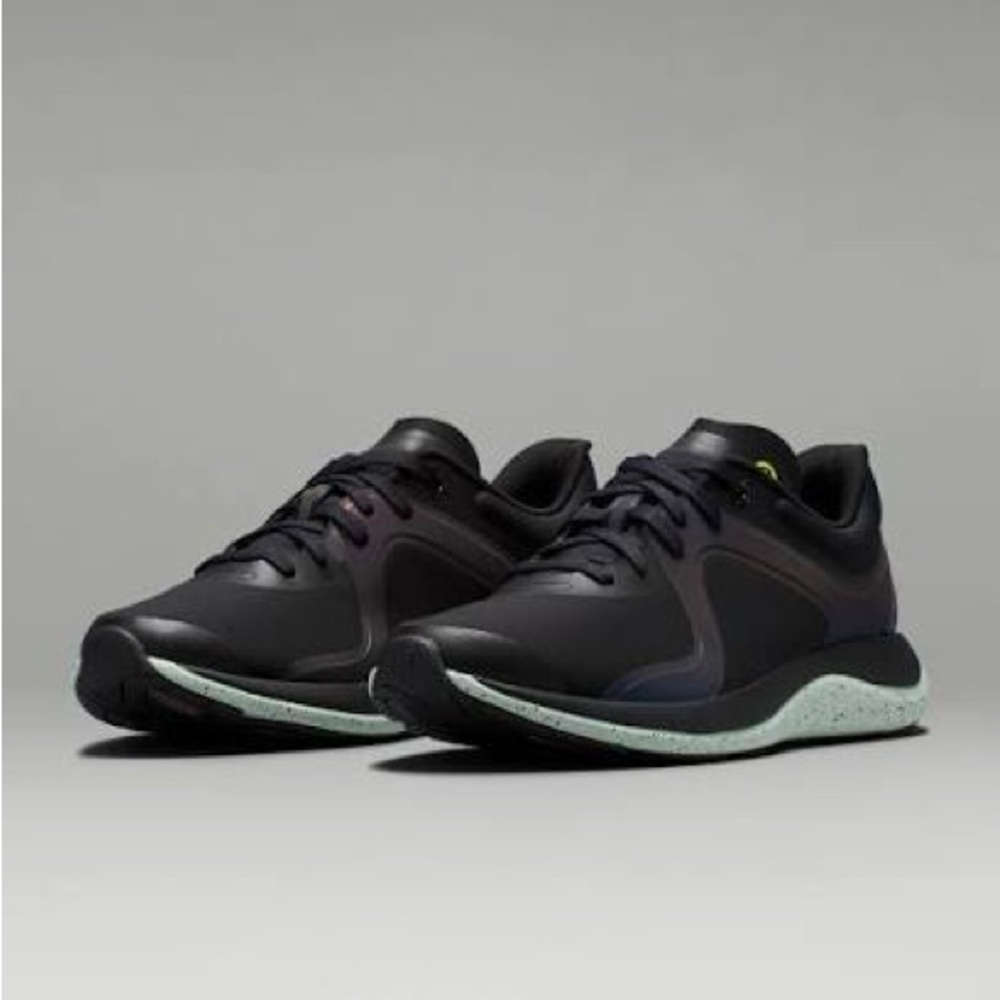 Lululemon Black Chargefeel Winter Low Sneakers 8.5